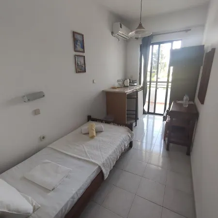 Hotel Debby Studio And In Ialyssos 2*